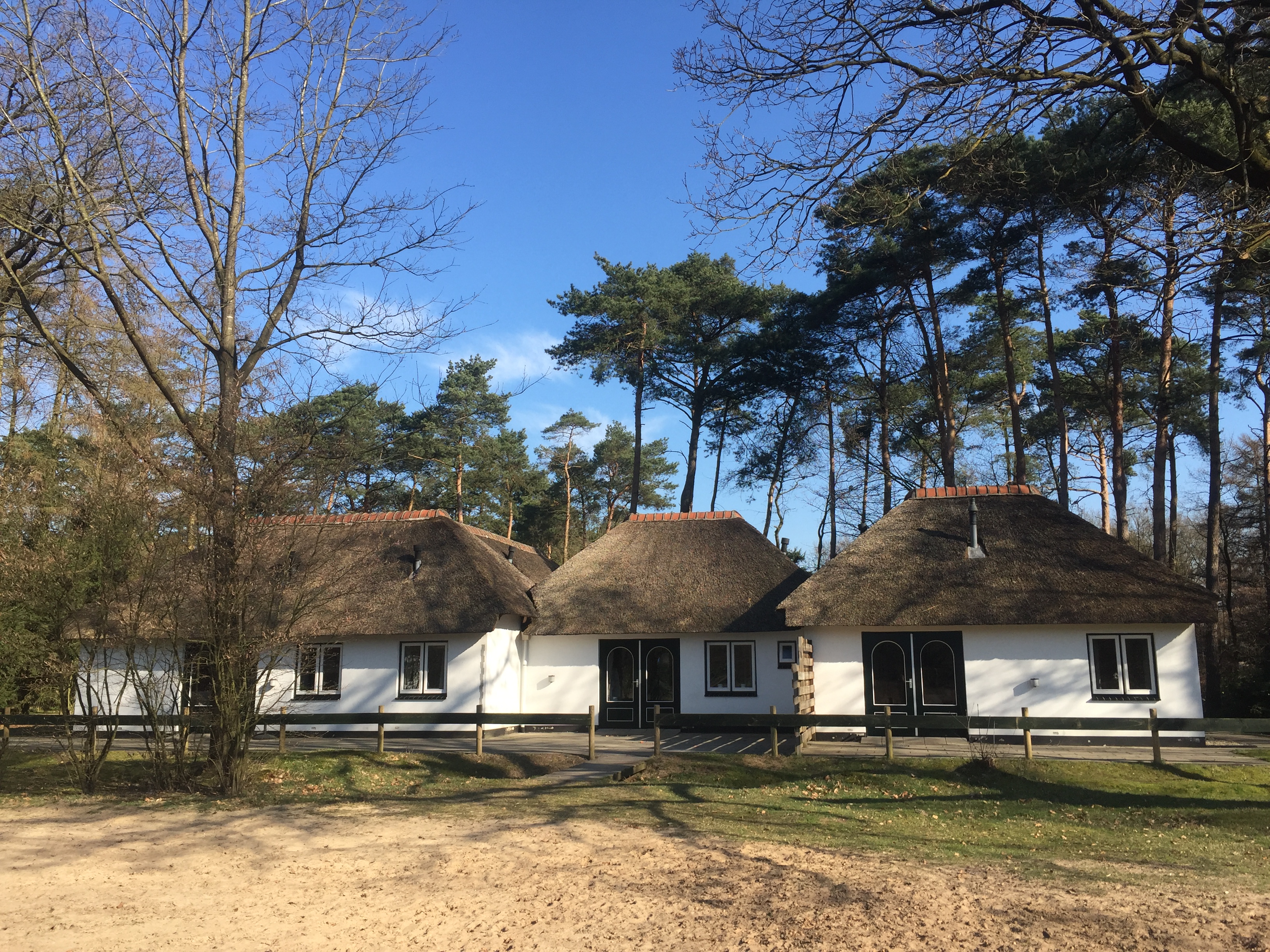 Familiehuis de Spar gelegen aan heideveld