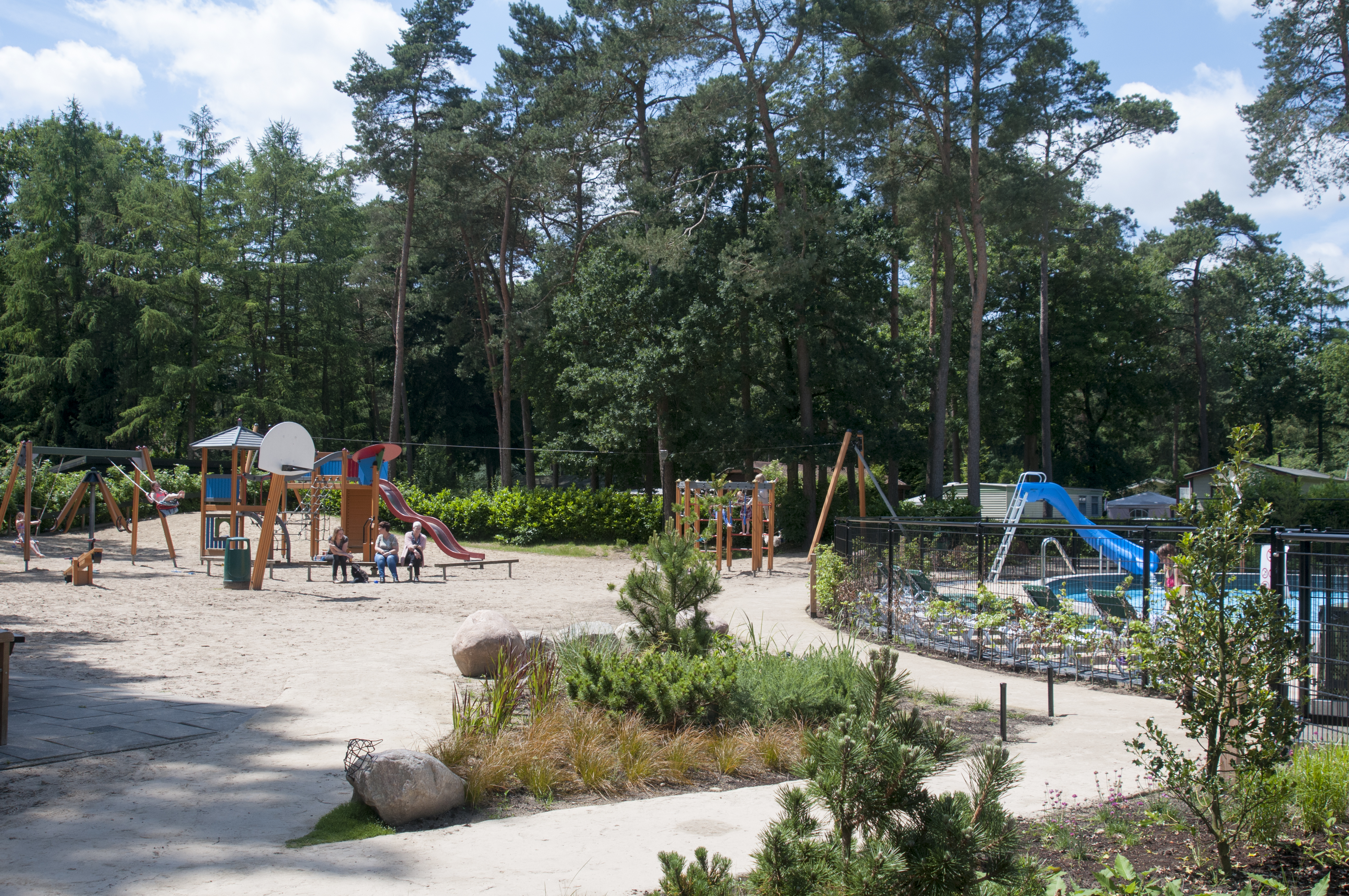 Zwembad zwemmen speeltuin